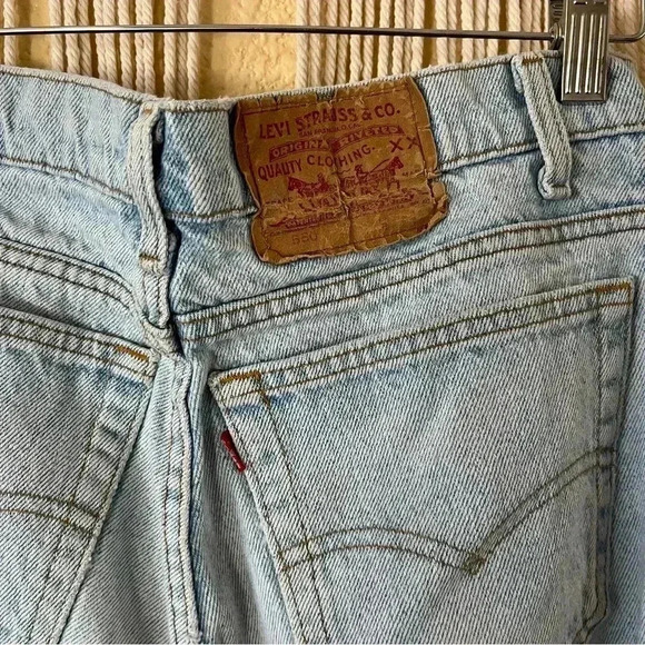 Levis light wash denim jeans high rise 31” - Picture 6 of 12